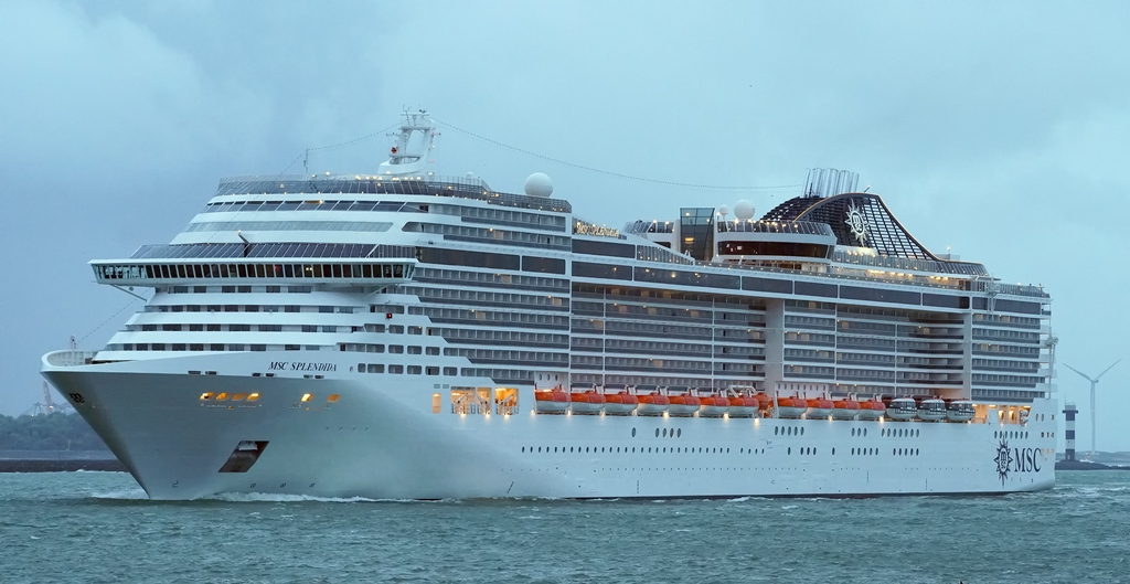 MSC_SPLENDIDA_(20037774212)
