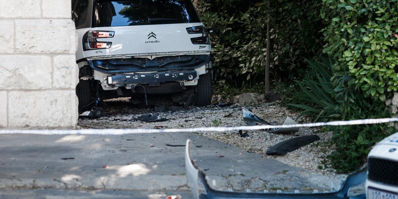 U Splitu u eksploziji oštećen automobil
