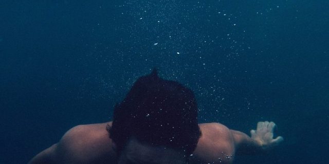 diving-455765_1280-768×432