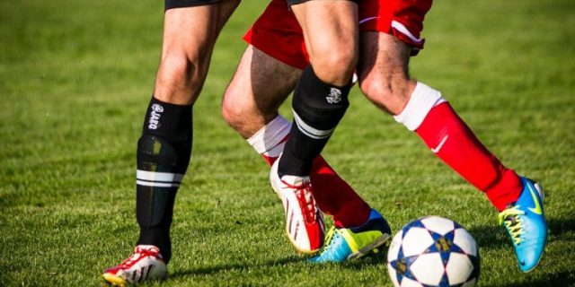 football-606235_1280-768×511