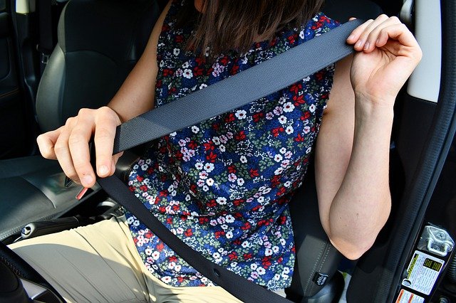 seat-belt-4227630_640