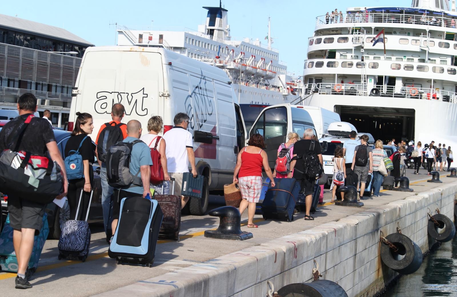 Split: Gužve u trajektnoj luci