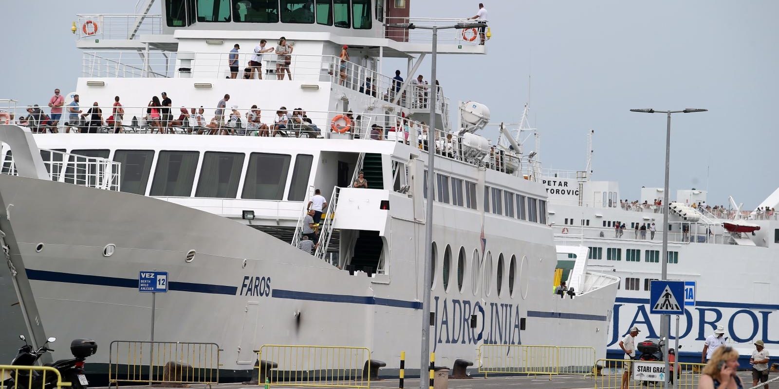 Split: Gužva u trajektnoj luci nakon povećanja broja zaraženih koronavirusom