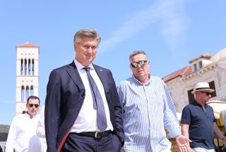 Hvar: Premijer Plenković sastao s hvarskim gradonačelnikom Rikardom Novakom