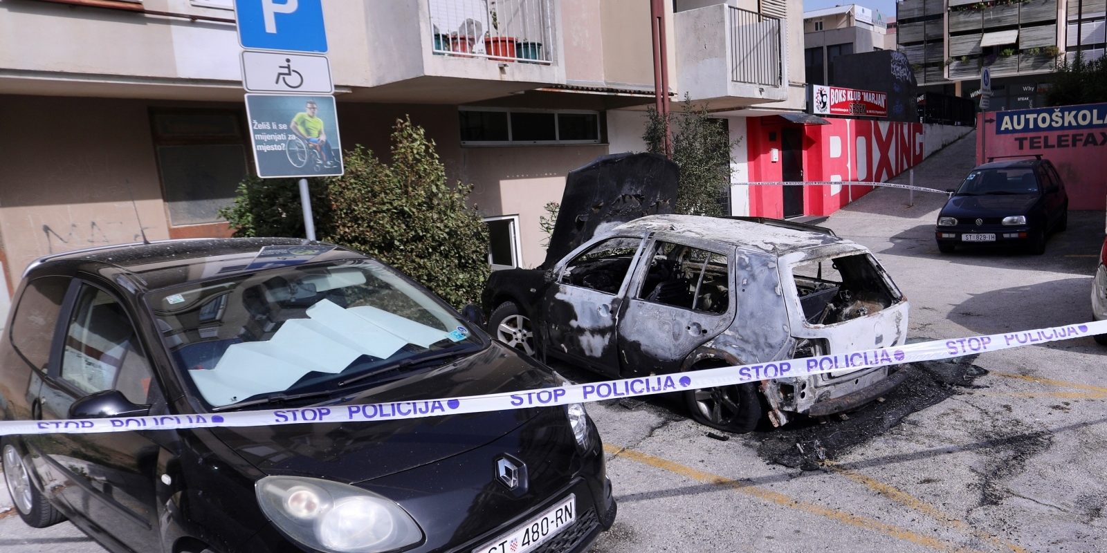 Split: Tijekom noći na parkiralištu izgorio automobil