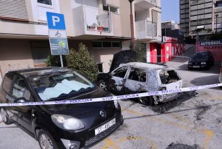 Split: Tijekom noći na parkiralištu izgorio automobil