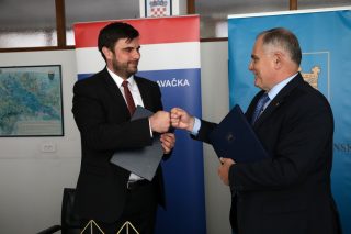 Sisak. Potpisan Ugovor o donaciji splitsko-dalmatinske županije za obnovu škole