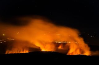 Pogled s Labinštice na požarište u okolici  Segeta Gornjeg