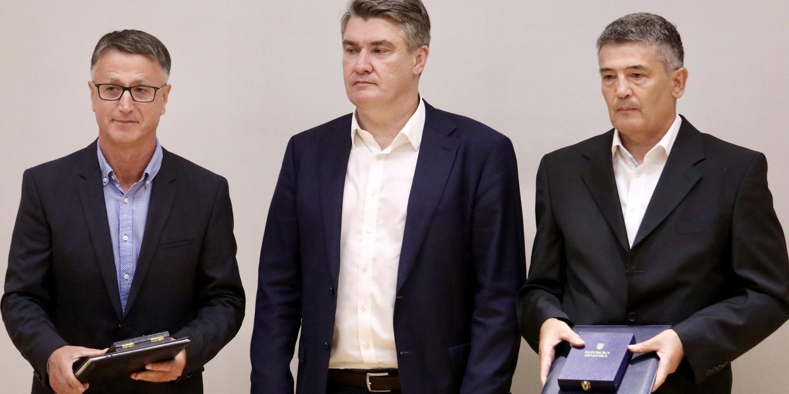 Predsjednik u Sinju uručio odlikovanja brigadiru Viri i posmrtno fra Frani Bilokapiću
