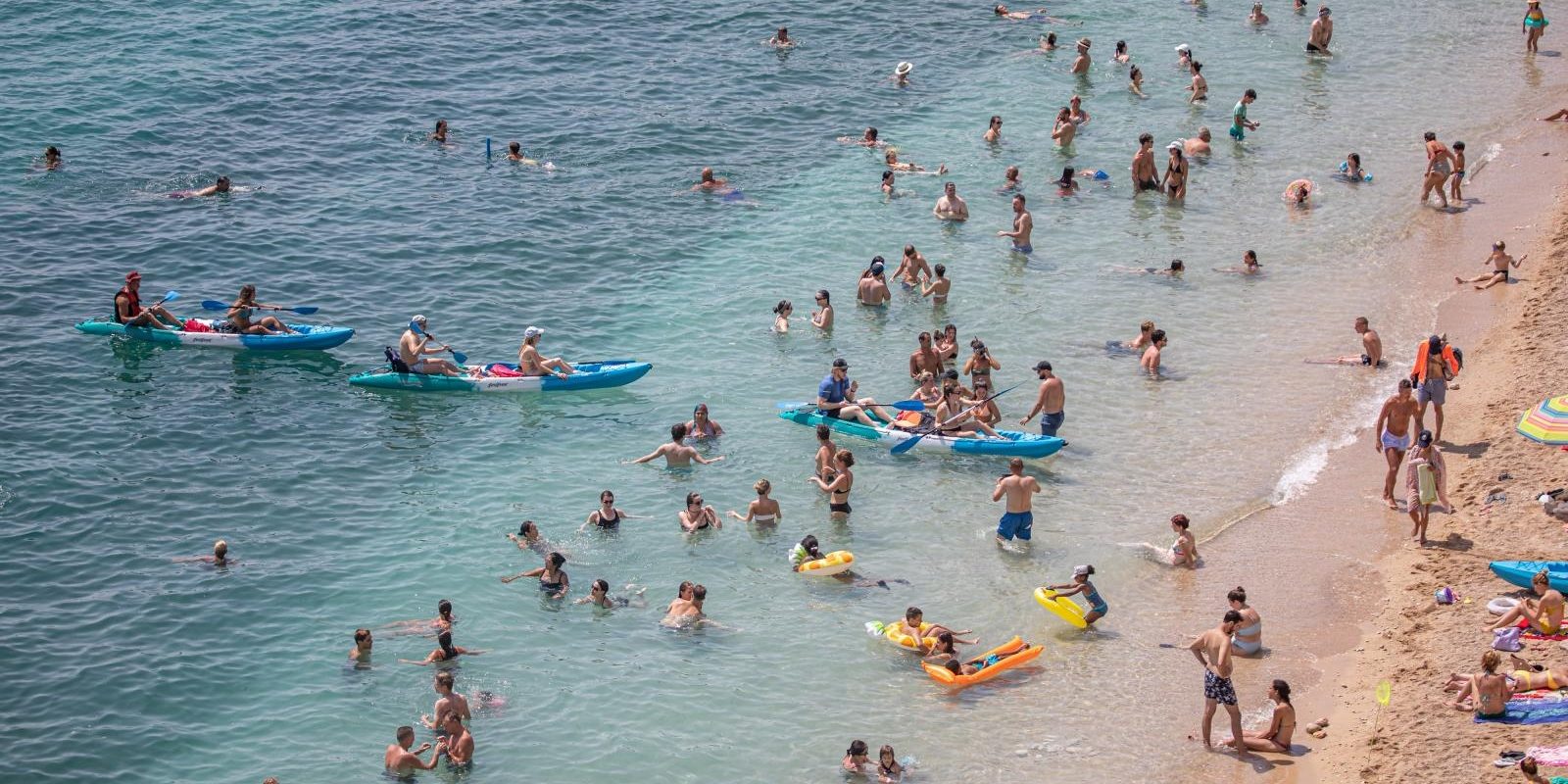 Dubrovnik: Spas od velikih vrućina monogi potražili u moru ili na gradskim fontanama