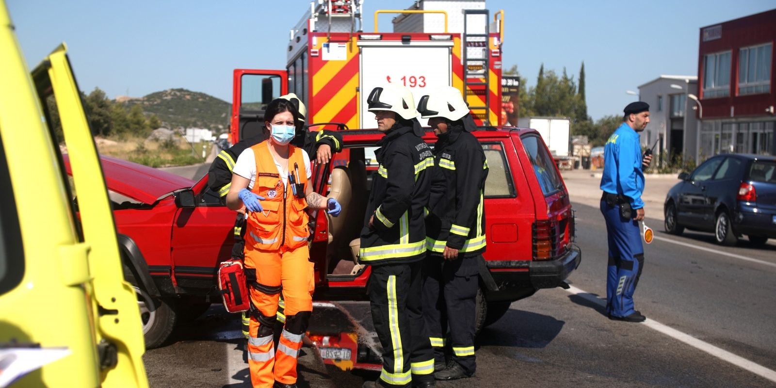 Na Jadranskoj magristrali kod Njivica u sudaru dva vozila ozlijeđeno pet osoba
