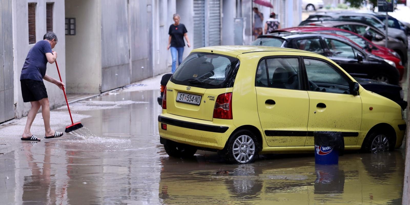 Zbog obilne kiše u Splitu ulice su poplavljene