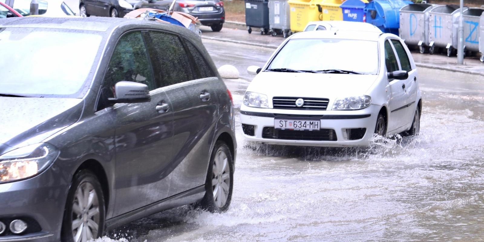 Zbog obilne kiše u Splitu ulice su poplavljene