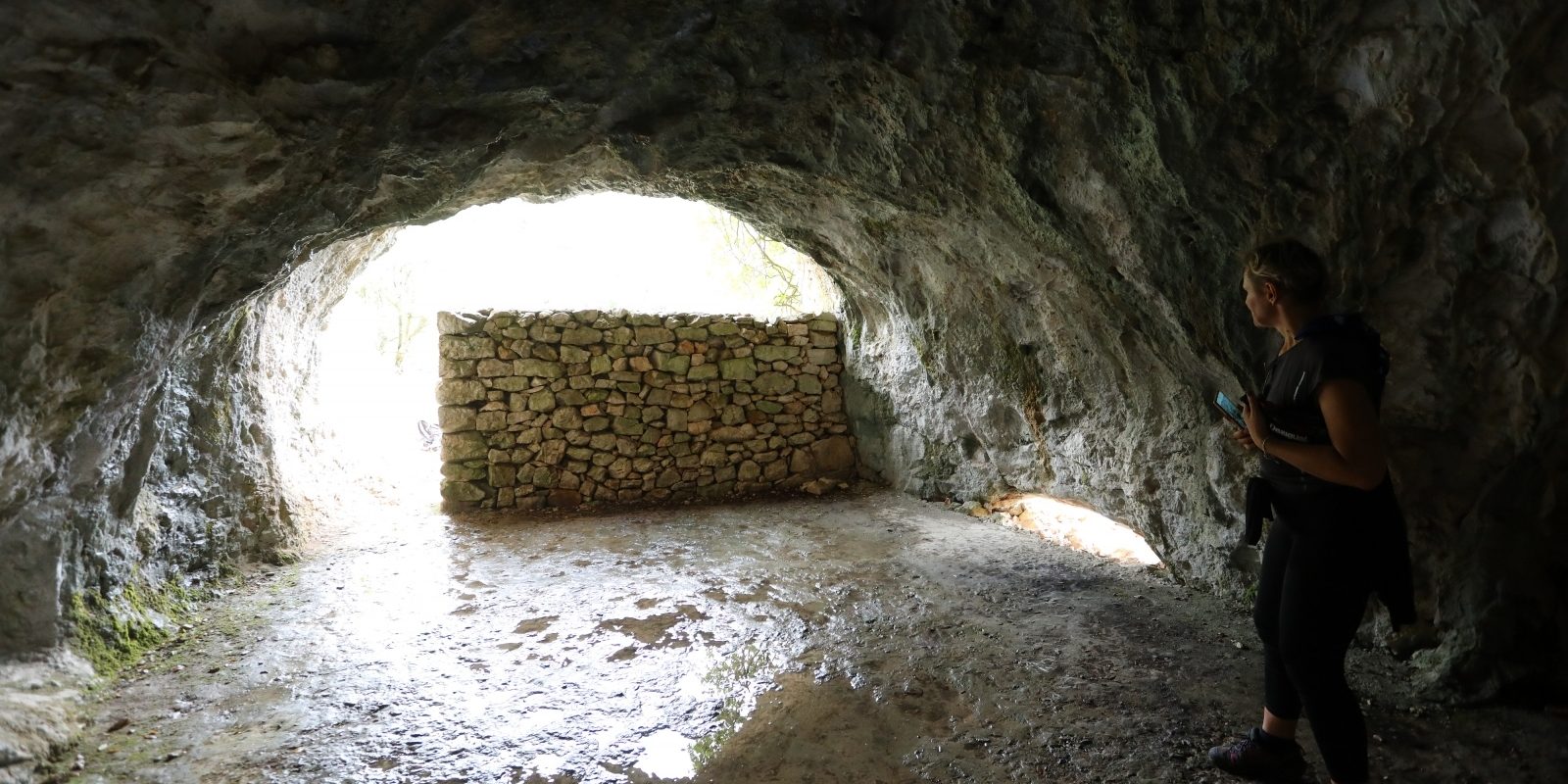 Titovu spilju na otoku Visu preko ljetnih mjeseci obiđu broji turisti