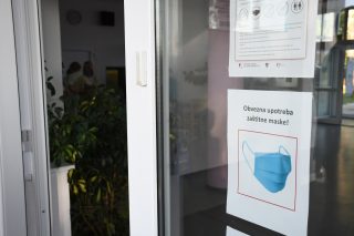 Grubišno Polje: Učenici su se vratili u školske klupe, župan  Marušić posjetio je školarce