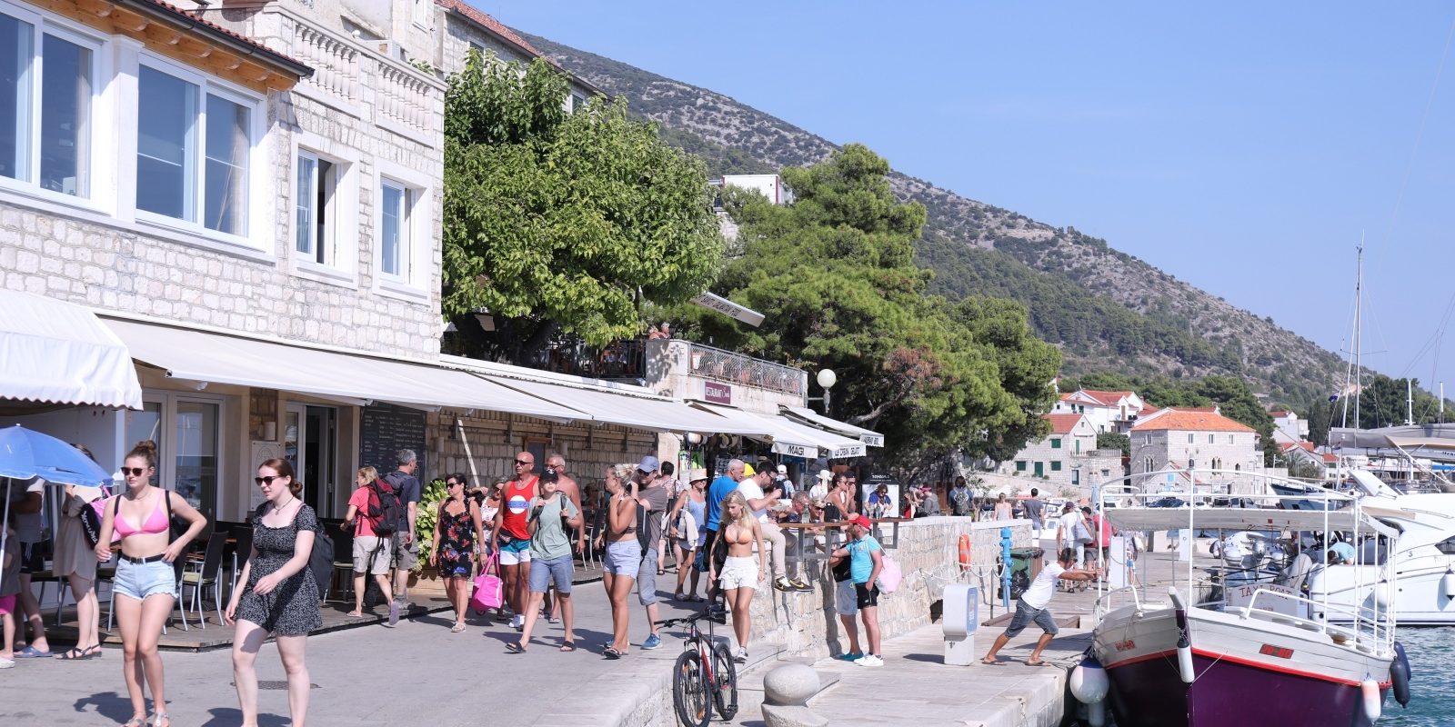 Bol: Turisti još uvijek u velikom broju na hrvatskoj obali