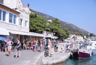 Bol: Turisti još uvijek u velikom broju na hrvatskoj obali