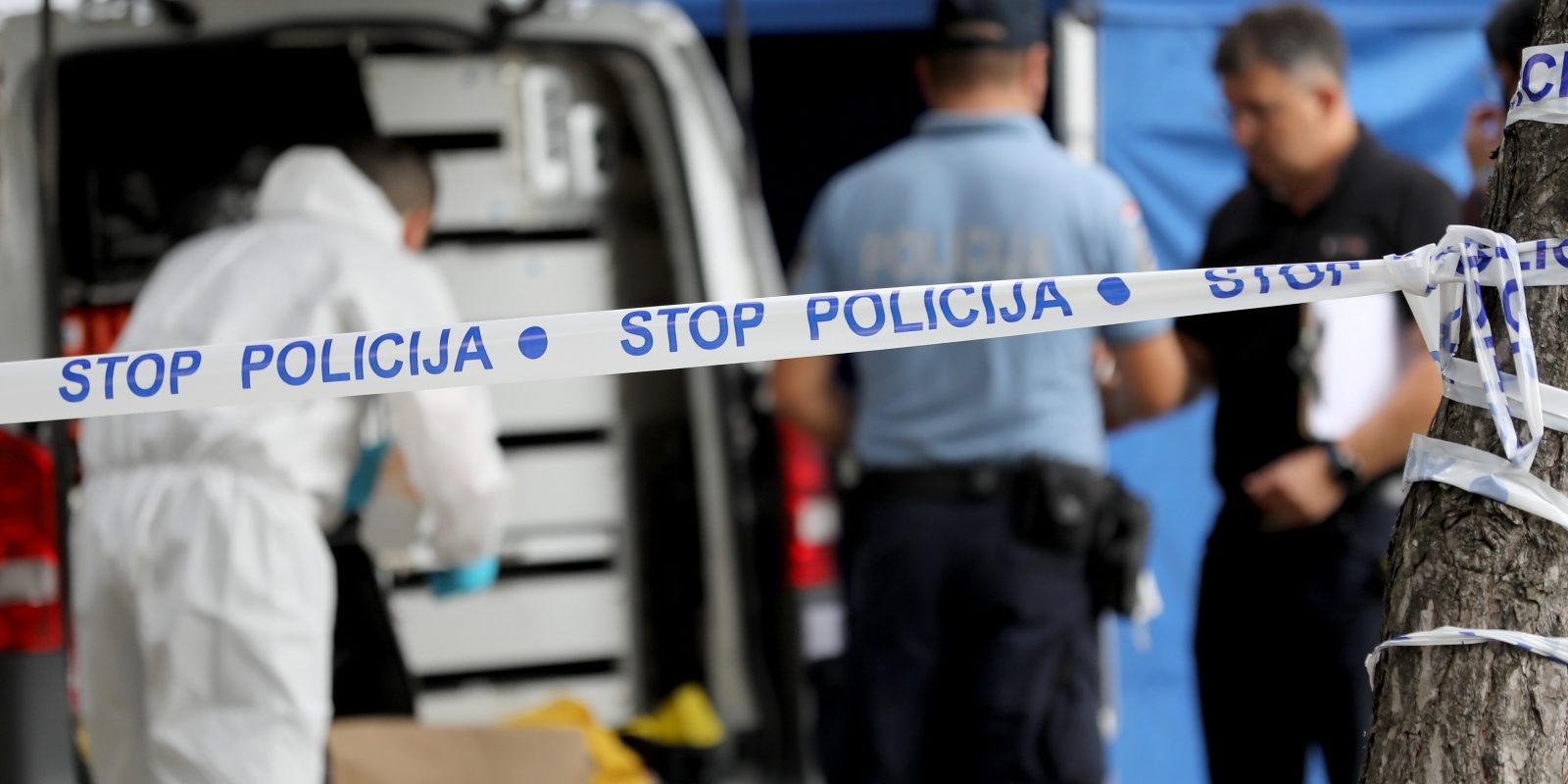 Zagreb: Očevid u Trnju gdje je na parkiralištu pronađen mrtav muškarac