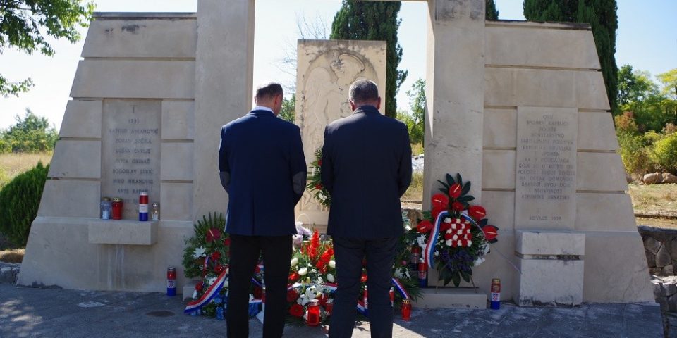 polaganje-vijenaca-Hrvace-1