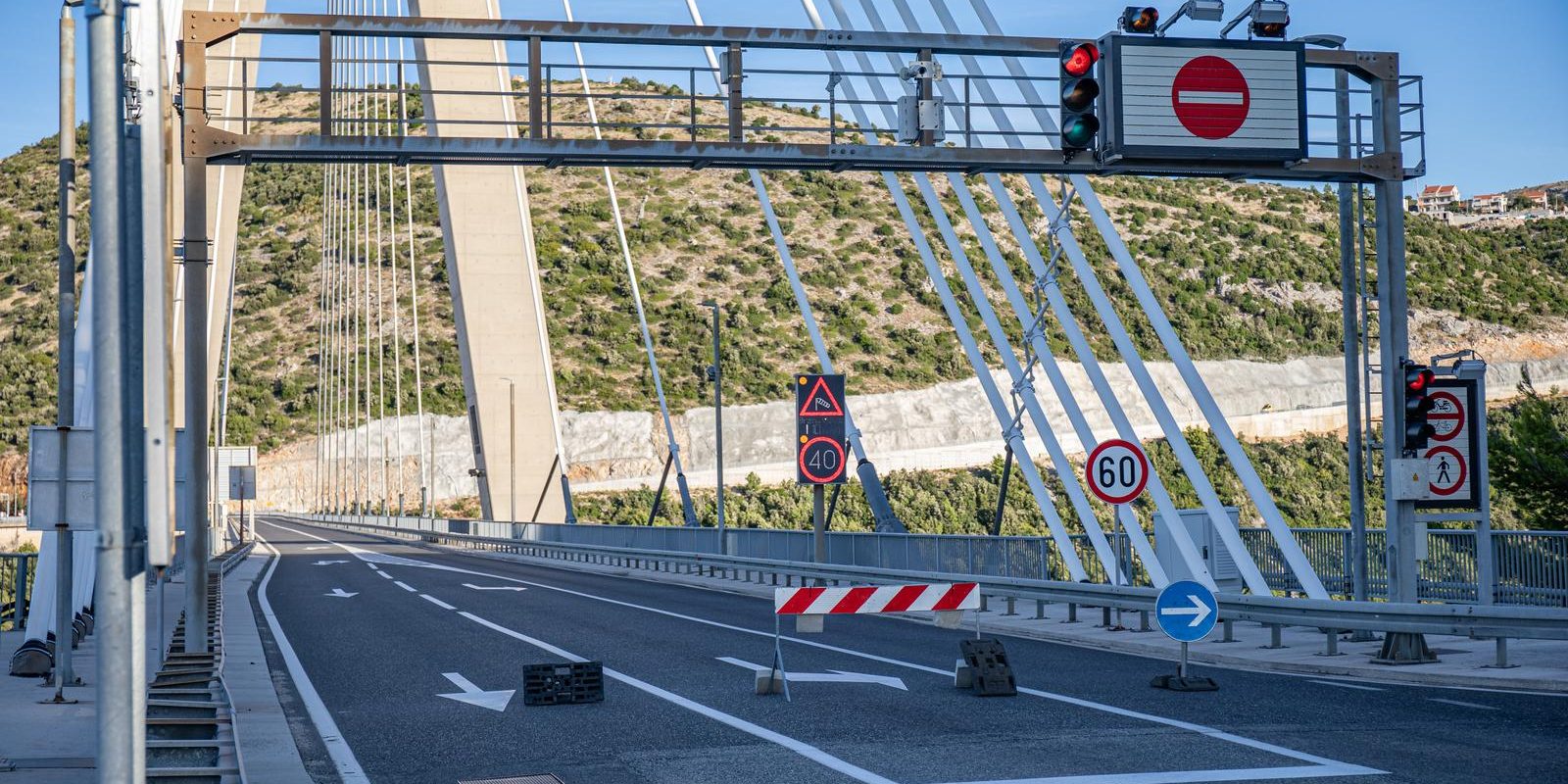 Dubrovnik: Zbog jake bure zatvoren Most dr. Franje Tuđmana