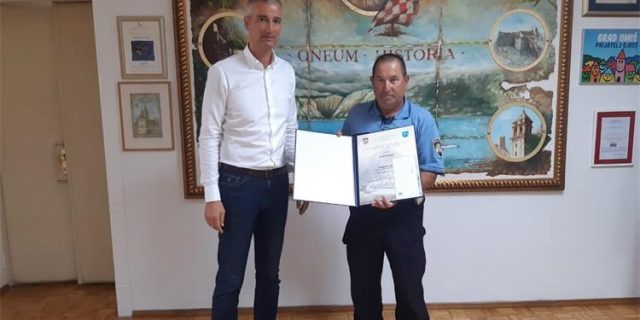 džin