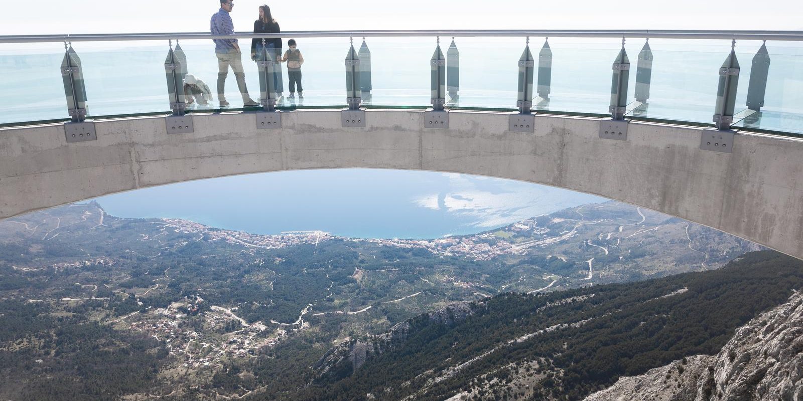 Skywalk Biokovo pruža očaravajuć pogled, ali samo za najhrabrije