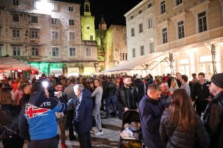 Splićani prosvjedovali protiv sve strožih epidemioloških mjera