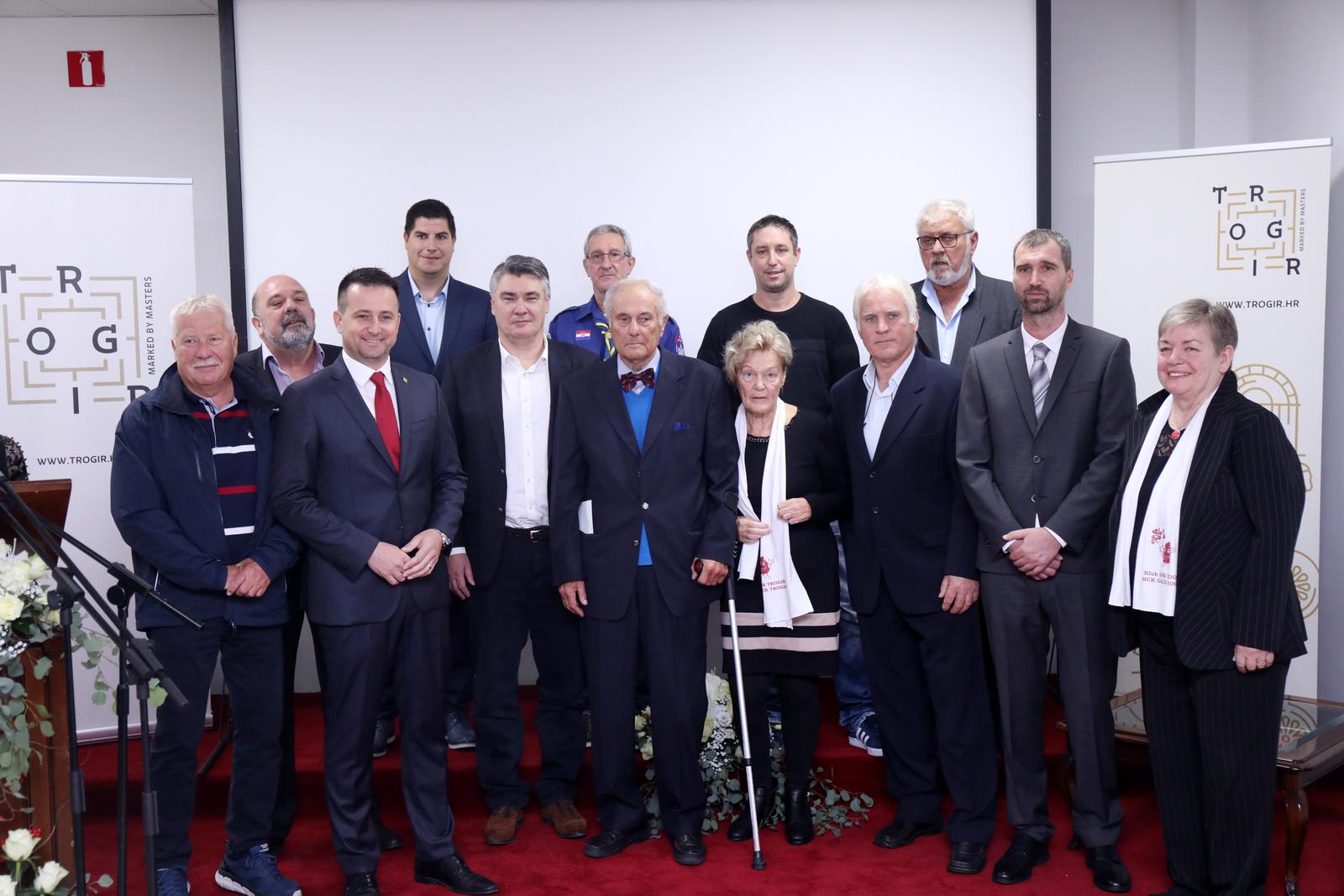Predsjednik Zoran Milanović na svečanoj sjednici Gradskog vijeća Grada Trogira