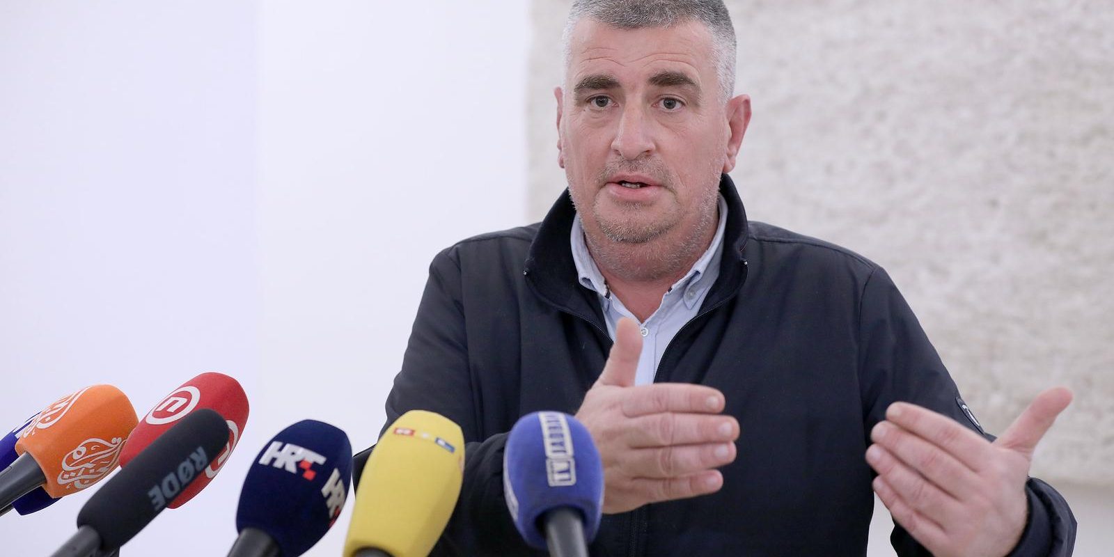 Zagreb: Miro Bulj komentirao u Saboru aktualnu situaciju i covid potvrde