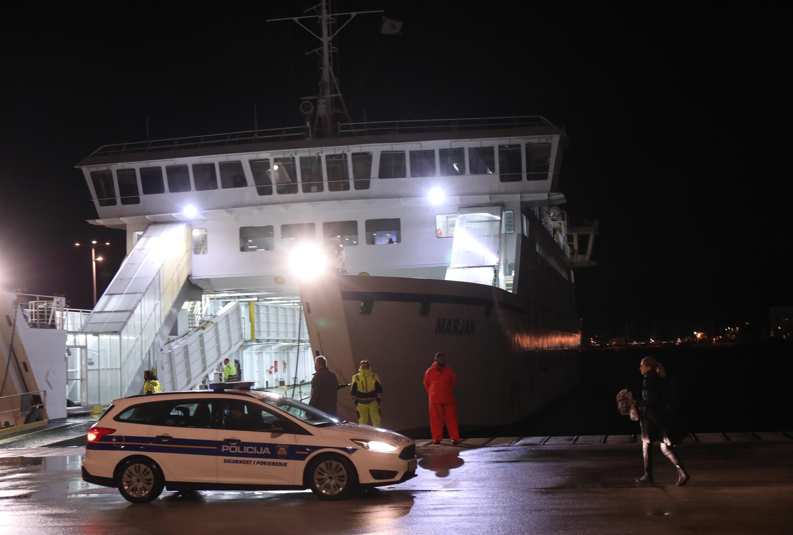 Split: Kamion upao u more u trajektnoj luci, policijski očevid u tijeku