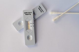 test-6149683_1280-768×512