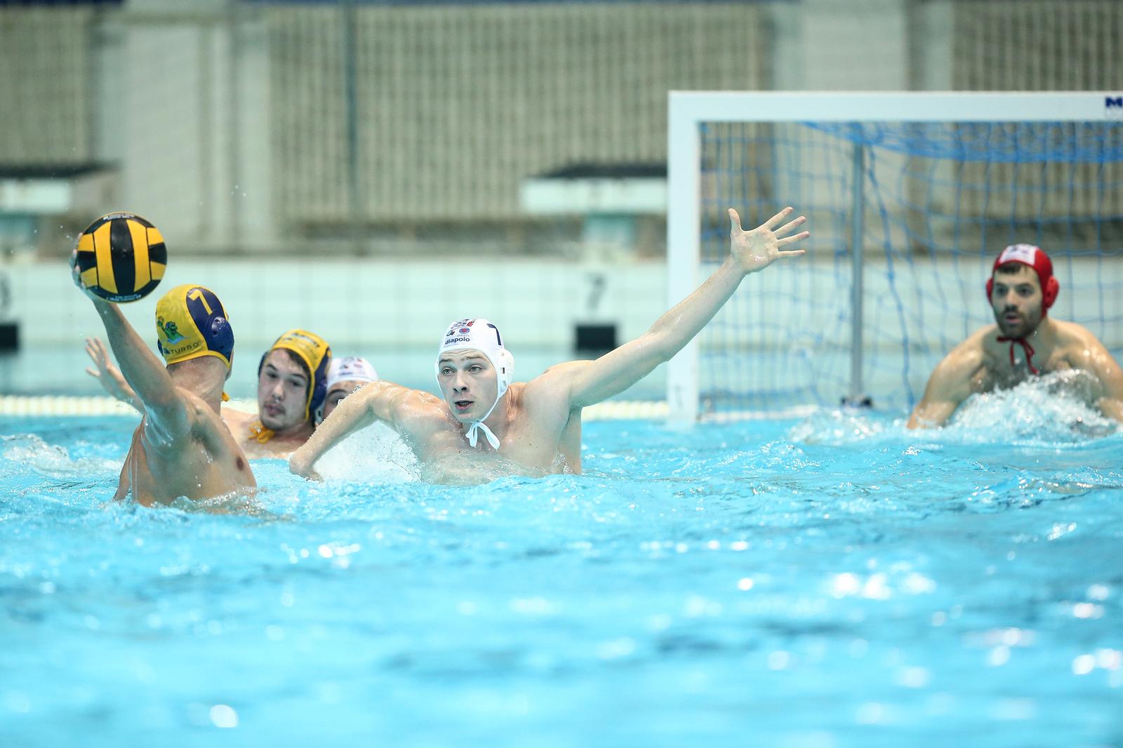 Zagreb: Polufinale vaterpolo kupa, Jug – Mladost