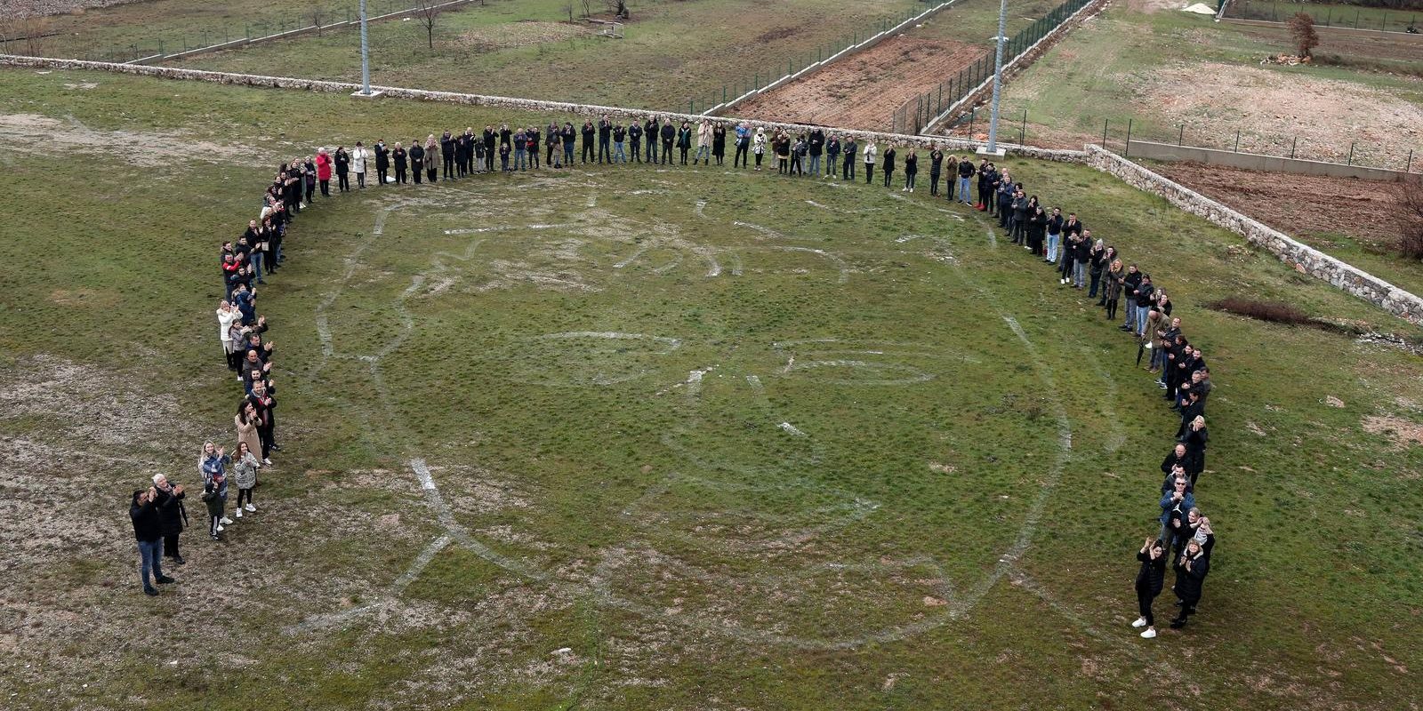Milenijska fotografija Šime Strikomanapovodom obljetnice prve objave pjesme bojna Čavoglave