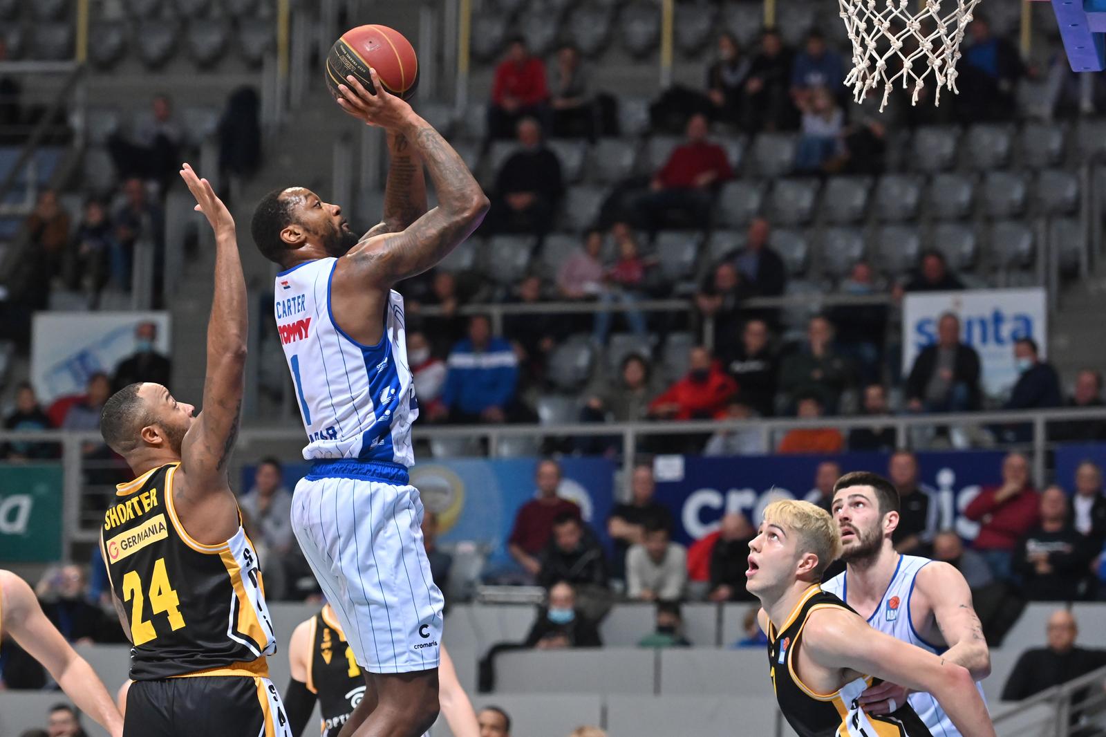 U 13. kolu ABA lige Zadar pobjedio Split 61:59