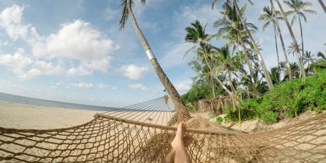beach-1868047_1280-768×576