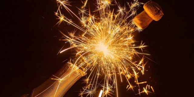 champagne-4734176_1280-768×512