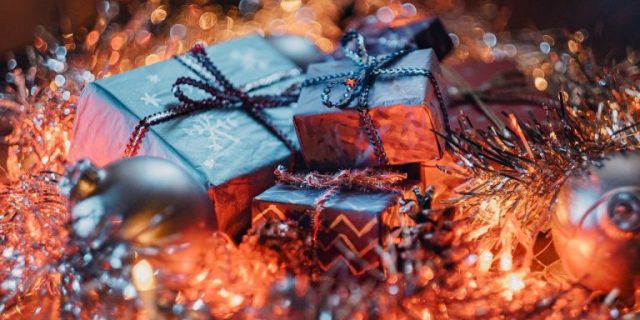 christmas-5815034_1280-768×512