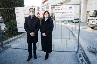 Ministrica Nataša Tramišak i ravnatelj KBC Split Julije Meštrovć obišli gradilište Objedinjenog hitnog bolničkog prijema