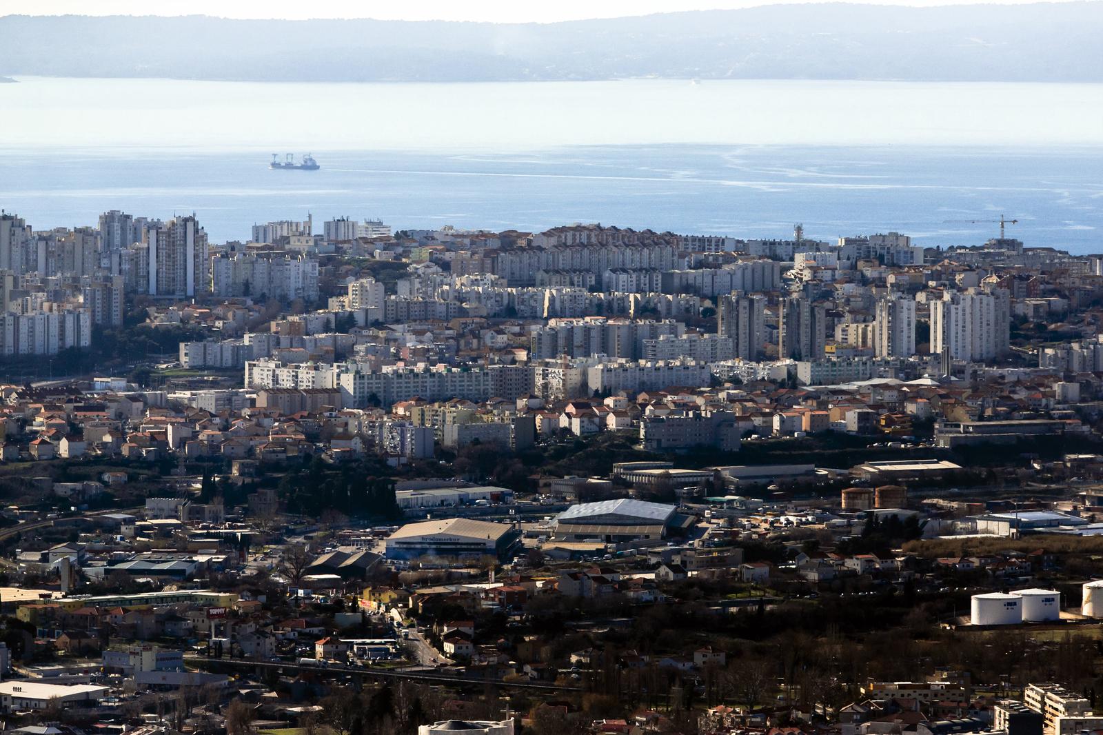 Panorama Splita s tvrđave Klis