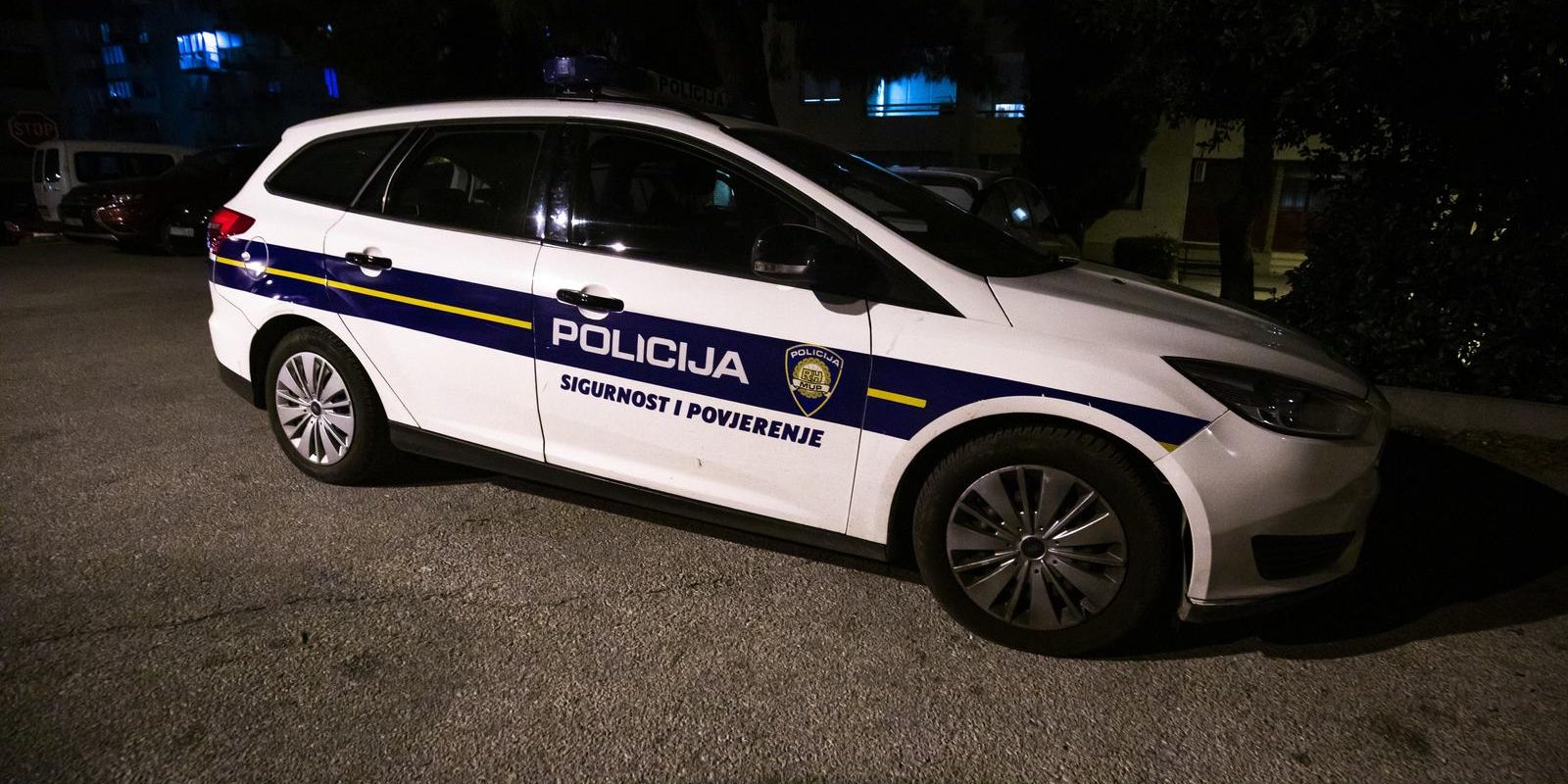 Split: Prilikom gašenja požara stana vatrogasci pronašli mrtvog muškarca