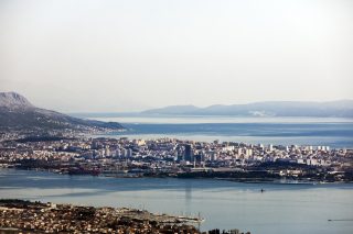 Pogled na Split i Kaštel s prijevoja Malačka