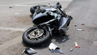 7-Common-Motorcycle-Crashes-and-How-to-Avoid-Them-e1515682663599-768×437