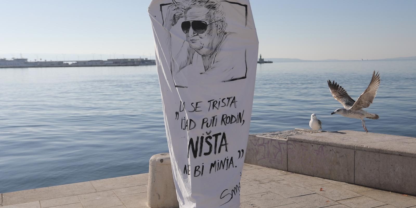Split: Na foto stupu na Matejušci postavljena poruka Miljenka Smoje