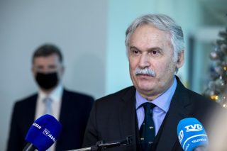 Split: Rektoru Draganu Ljutiću uručeno je priznanje Hrvatskog liječničkog zbora