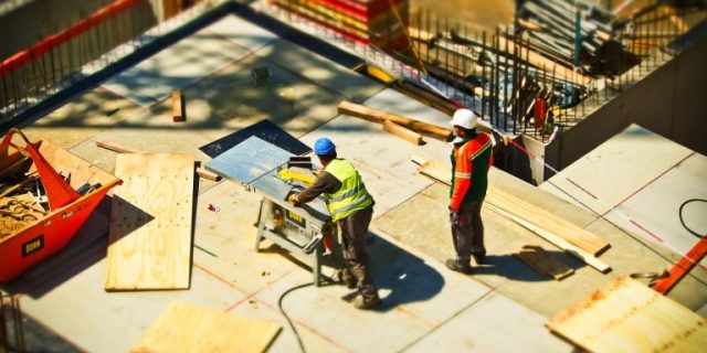 building-1510561_1280-768×512