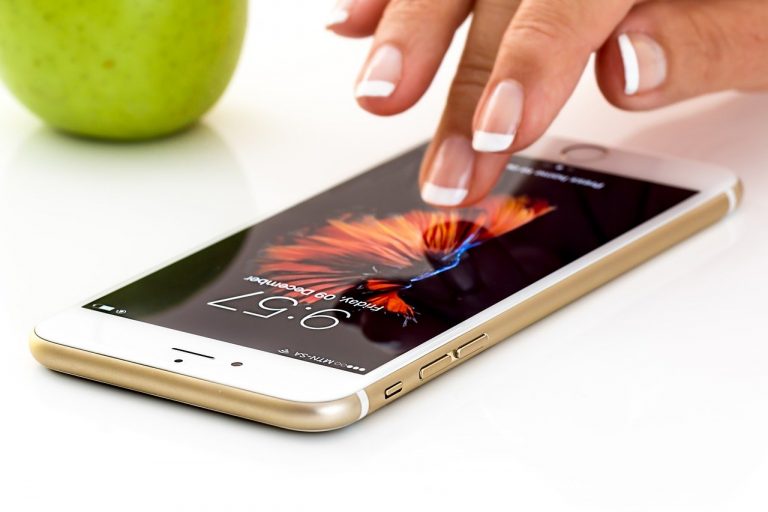 smartphone-1894723_1280-768×512