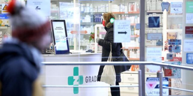 Zagreb: U ljekarnama često nedostaje kućnih testova za COVID