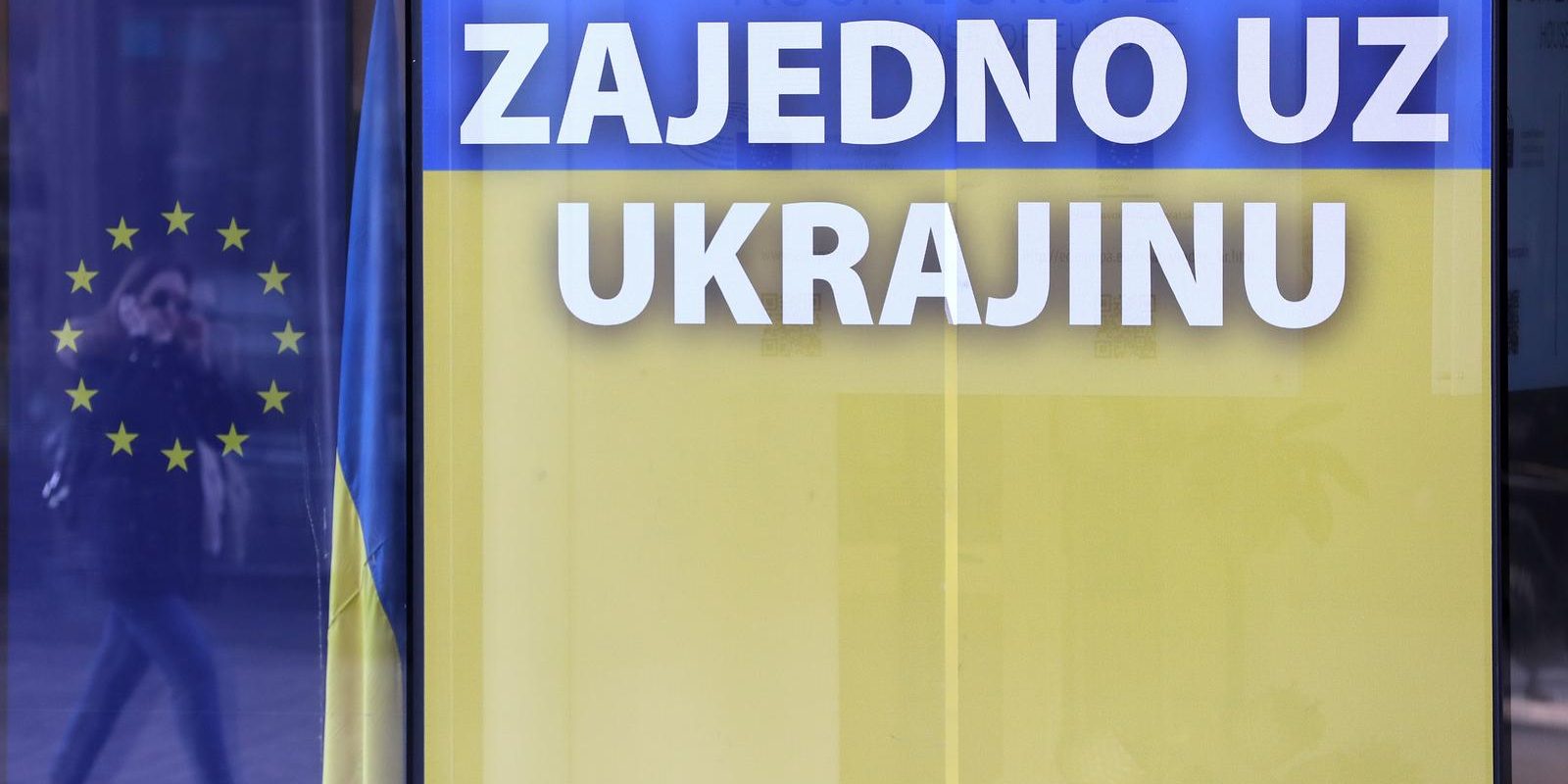 Zagreb: Na Kući Europe postavljena poruka podrške Ukrajini