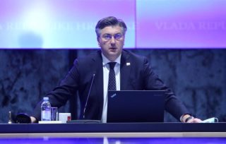 Premijer Andrej Plenković izjavio je u četvrtak da će Vlada i svi njezini resori i službe učiniti sve da Hrvatska, u uvjetima ruske agresije na Ukrajinu, funkcionira normalno