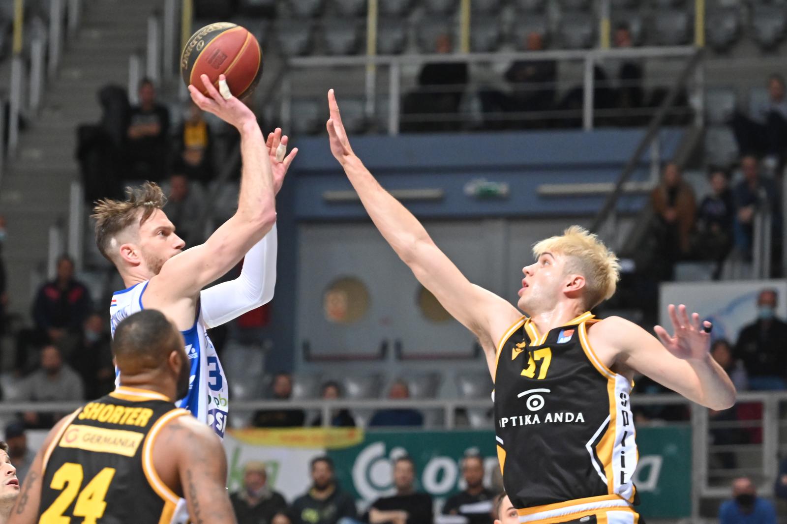 U 13. kolu ABA lige Zadar pobjedio Split 61:59